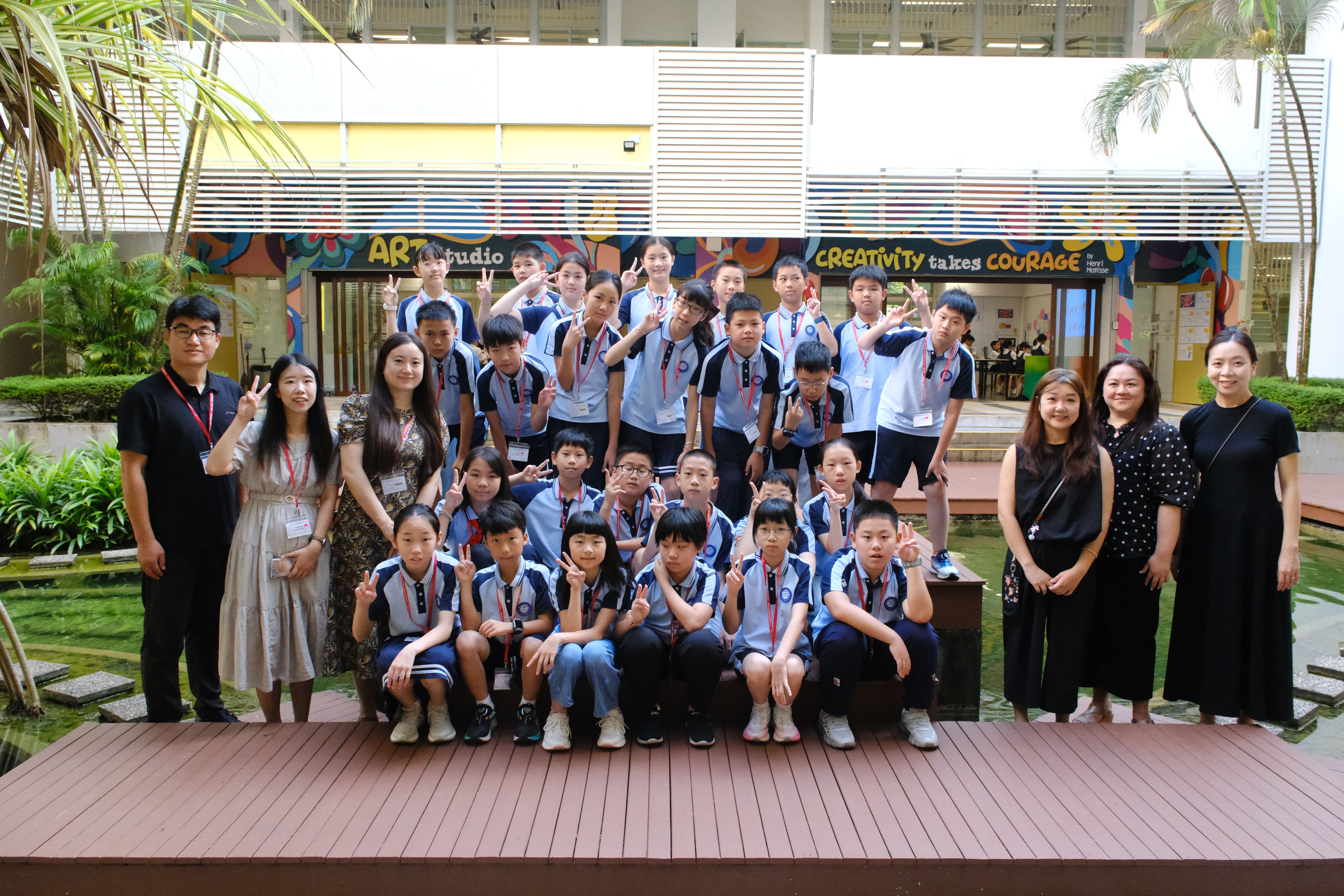 A group photo to commemorate a wonderful day of cultural exchange and learning between Beacon Primary School and Xing Hai Primary School.